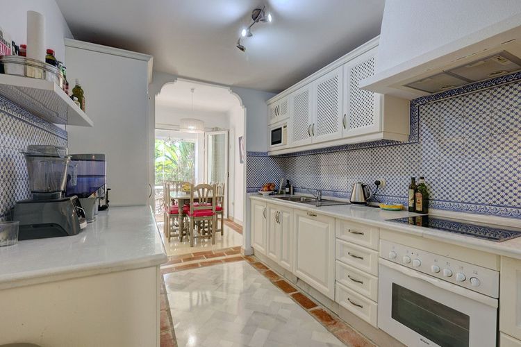 Apartment | Resale in Casares in Casares Others, Costa del Sol - Photo 4