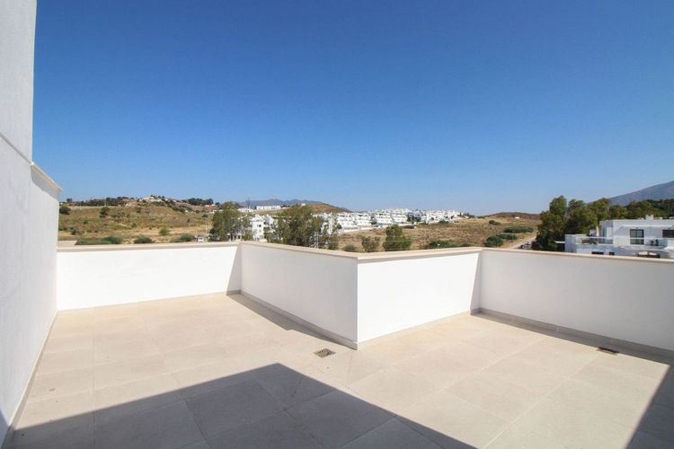 Apartment | Resale in La Cala de Mijas in La Cala de Mijas, Costa del Sol - Photo 3