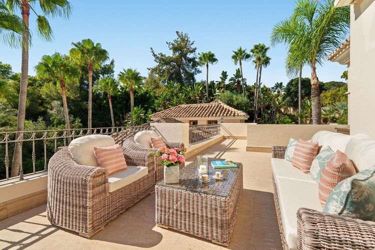 House | Resale in The Golden Mile in The Golden Mile, Costa del Sol - Photo 5