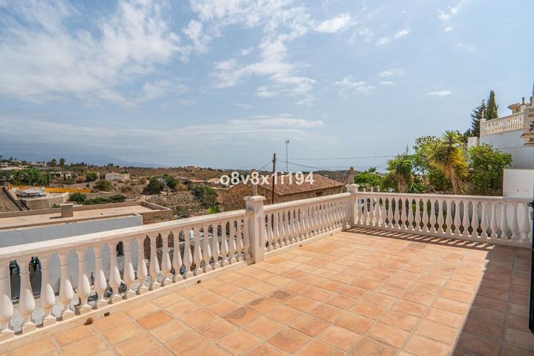 House | Resale in Benajarafe in Benajarafe, Benajarafe - Almayate Bajo, Costa del Sol - Photo 2