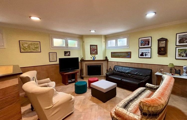 House | Resale in Torre del Mar in Torre del Mar, Costa del Sol - Photo 5