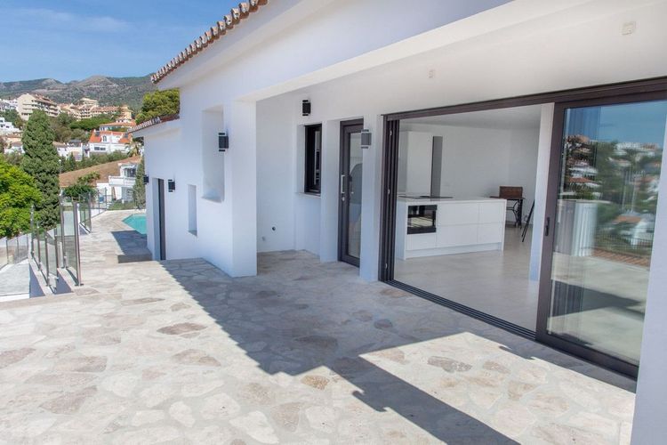 House | Resale in Fuengirola in Fuengirola Others, Costa del Sol - Photo 3