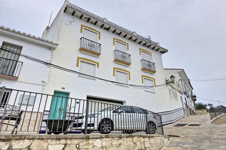 listing card gallery