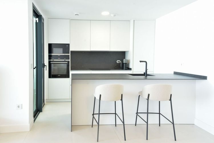 Apartment | Resale in El Higueron in El Higueron, Costa del Sol - Photo 4