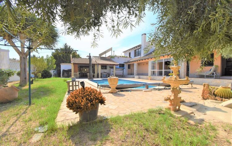 House | Resale in Villamartin in Villamartin, Costa Blanca - Photo 4