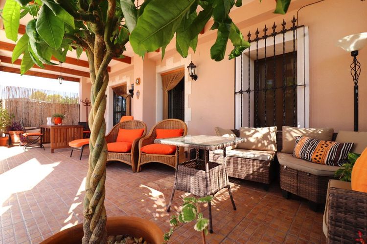 House | Resale in Albatera in Albatera, Costa Blanca - Photo 5