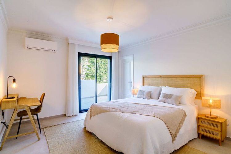 House | Resale in Marbella in Marbella Others, Costa del Sol - Photo 5