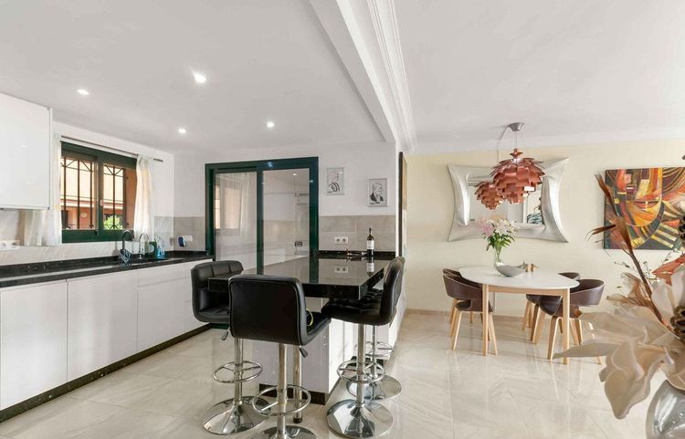 Apartment | Resale in Cabopino in Cabopino, Costa del Sol - Photo 4