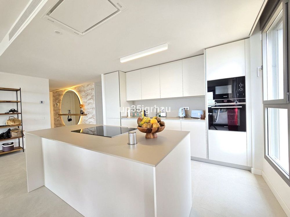 Apartment | Resale in Selwo in Selwo, Costa del Sol - Main property photo