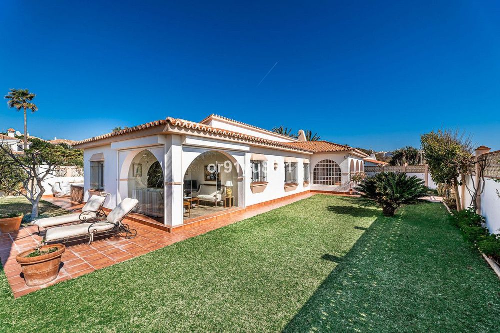House | Resale in Elviria in Elviria, Costa del Sol - Main property photo