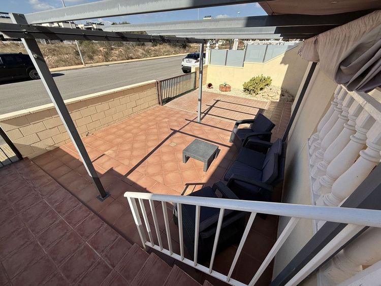 House | Resale in Lomas de Cabo Roig in Lomas de Cabo Roig, Orihuela Costa, Costa Blanca - Photo 3