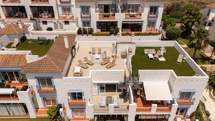 Penthouse | Resale in Benahavís in Benahavís Others, Costa del Sol - Photo 2
