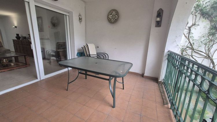 Apartment | Resale in Estepona in Estepona, Costa del Sol - Photo 4