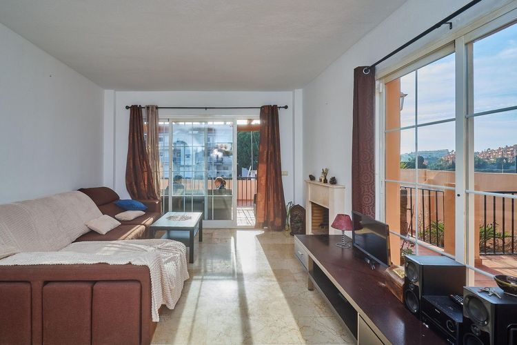 House | Resale in El Faro in El Faro, Costa del Sol - Photo 3