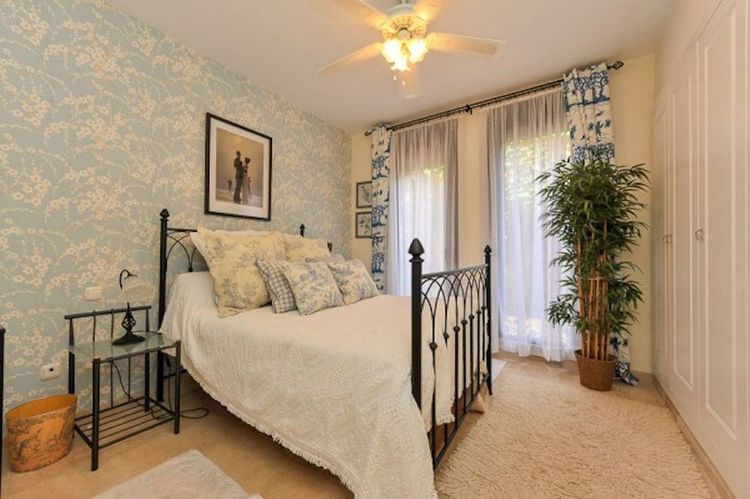 Apartment | Resale in Calahonda in Calahonda, Costa del Sol - Photo 5