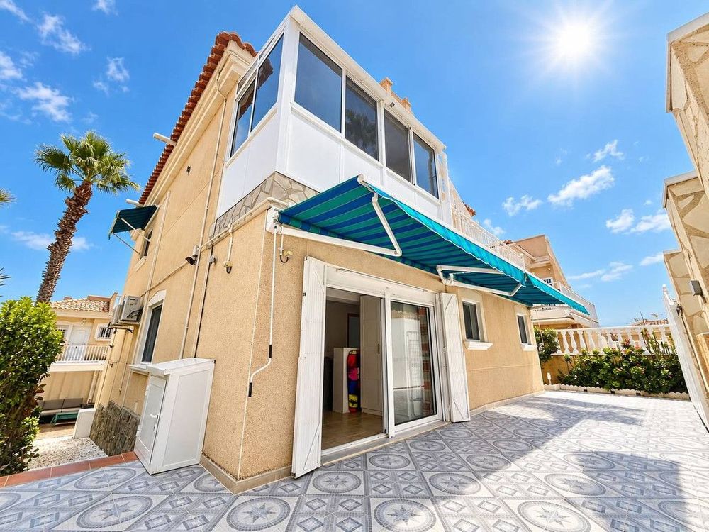 House | Resale in Villamartin in Villamartin, Costa Blanca - Main property photo