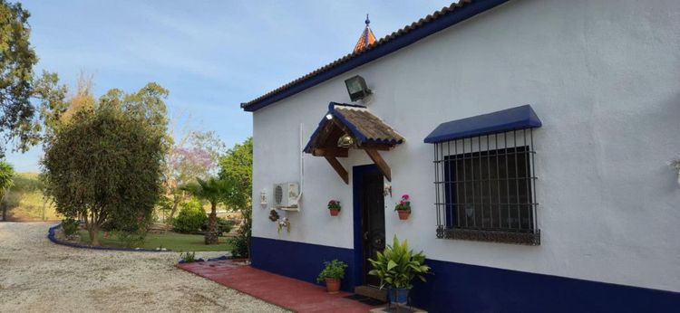 House | Resale in Cártama in Cártama, Costa del Sol - Photo 2
