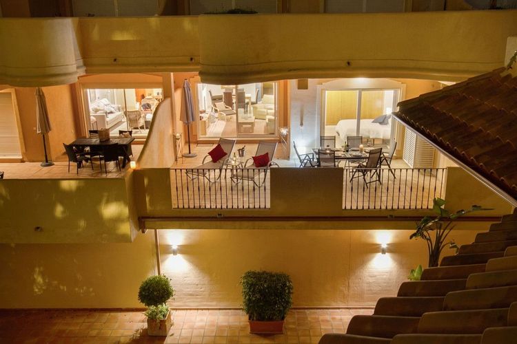 Apartment | Resale in Aloha in Aloha, Costa del Sol - Photo 5