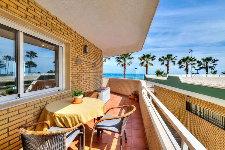 Apartment | Resale in Fuengirola in Fuengirola Others, Costa del Sol - Photo 3