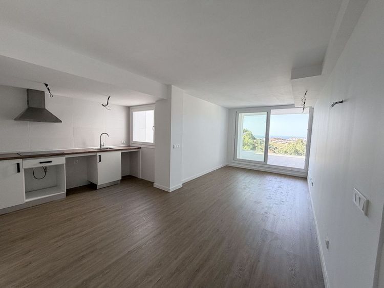 Apartment | Resale in Fuengirola in Fuengirola Others, Costa del Sol - Photo 3