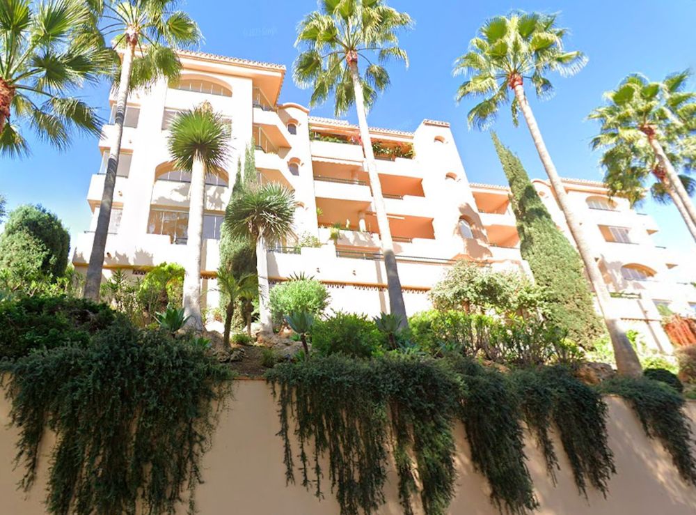 Apartment | Resale in Elviria in Elviria, Costa del Sol - Main property photo
