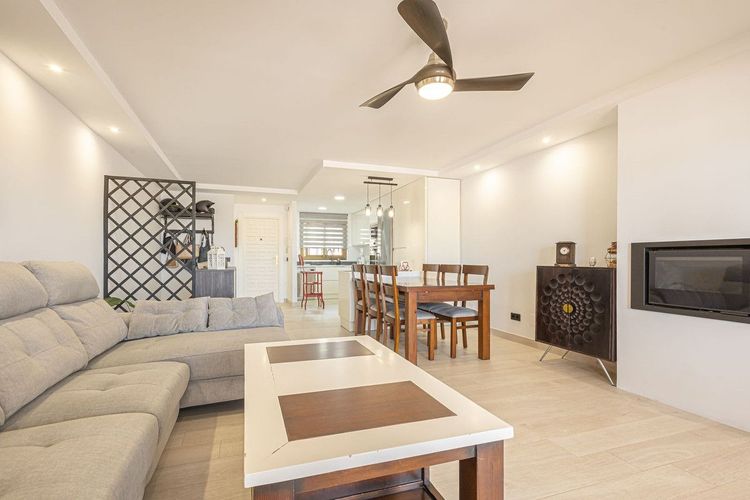 Apartment | Resale in Fuengirola in Fuengirola Others, Costa del Sol - Photo 2