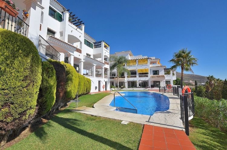 Apartment | Resale in Benalmadena Pueblo in Benalmadena Pueblo, Costa del Sol - Photo 4