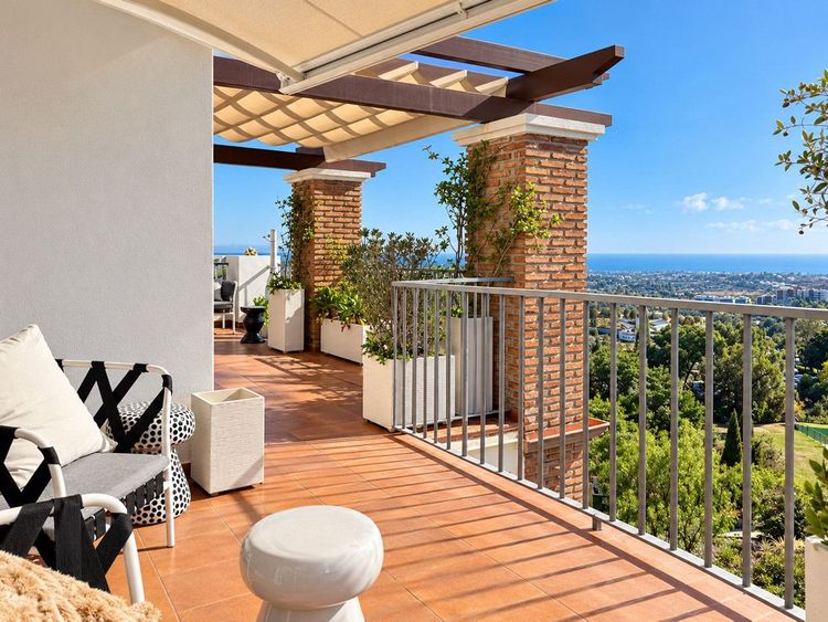Penthouse in Los Arqueros in Los Arqueros, Los Arqueros-Puerto del Almendro, Costa del Sol - Photo 4