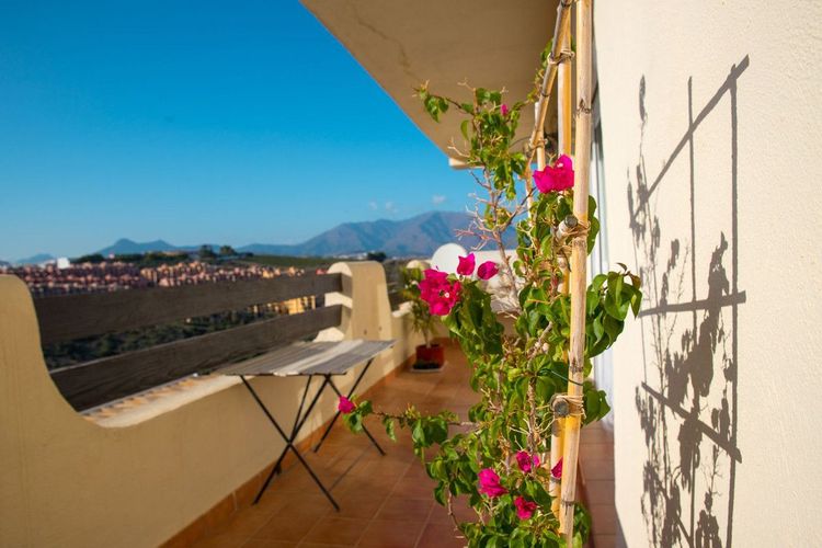 Apartment | Resale in La Duquesa - Development photo 1