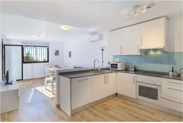 Apartment | Resale in Benalmadena Pueblo in Benalmadena Pueblo, Costa del Sol - Photo 3