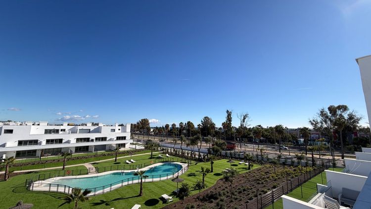 Penthouse | Resale in Estepona - Development photo 1