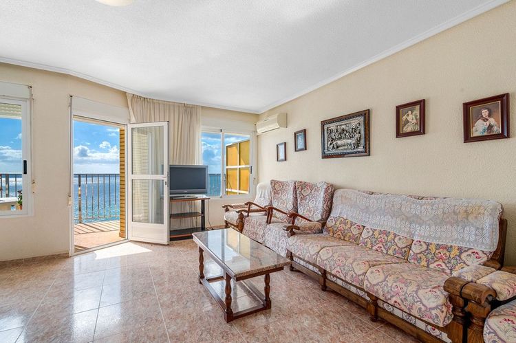 Apartment | Resale in Torrevieja in Torrevieja, Costa Blanca - Photo 3