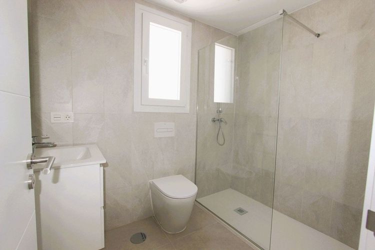 Apartment | Resale in La Cala de Mijas in La Cala de Mijas, Costa del Sol - Photo 5