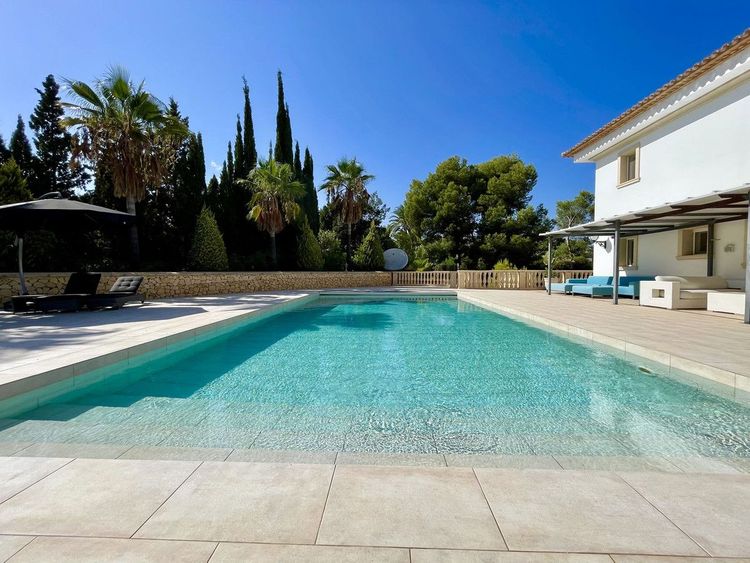 House | Resale in Alicante in Alicante, Costa Blanca - Photo 2