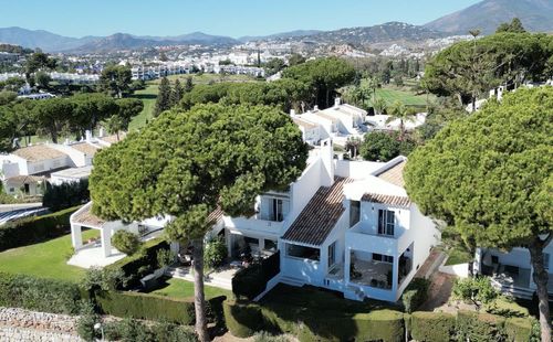 Chalet adosado en Nueva Andalucía — Nueva Andalucía Others, Costa del Sol