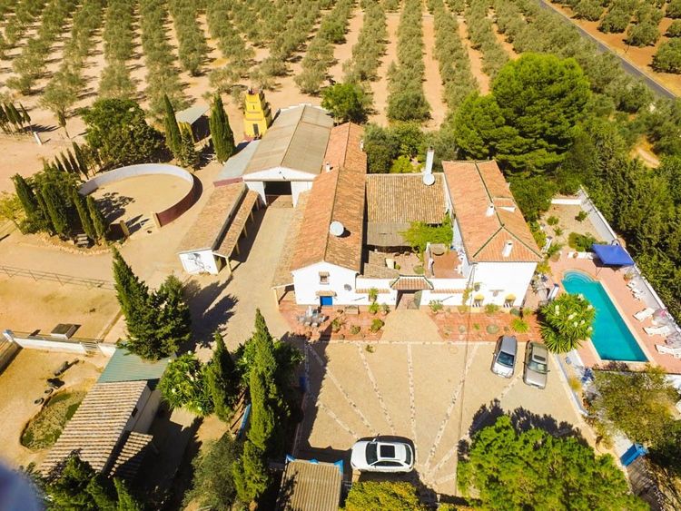 House | Resale in Antequera in Antequera, Costa del Sol - Photo 2