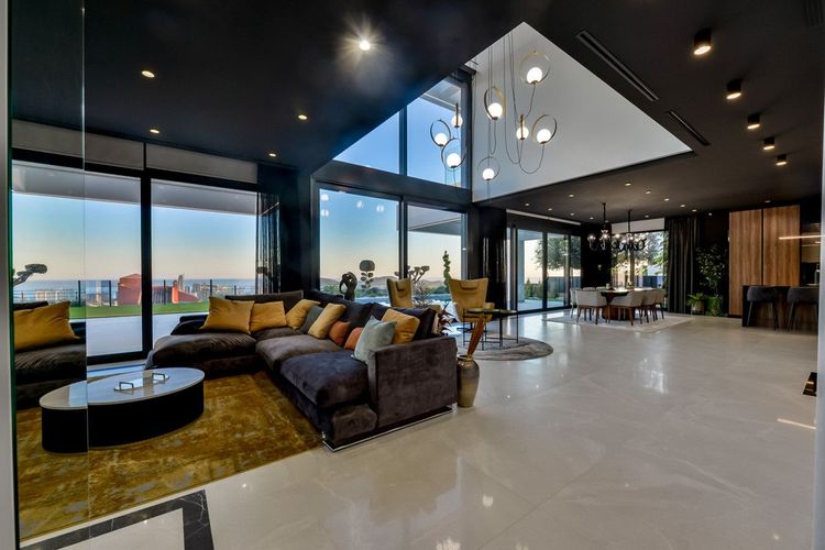 House | Resale in Finestrat in Finestrat, Costa Blanca - Photo 3