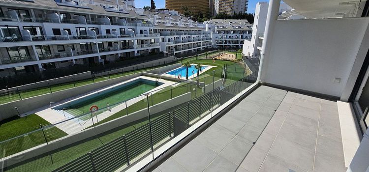 Apartment | Resale in Torreblanca in Torreblanca, Costa del Sol - Photo 3