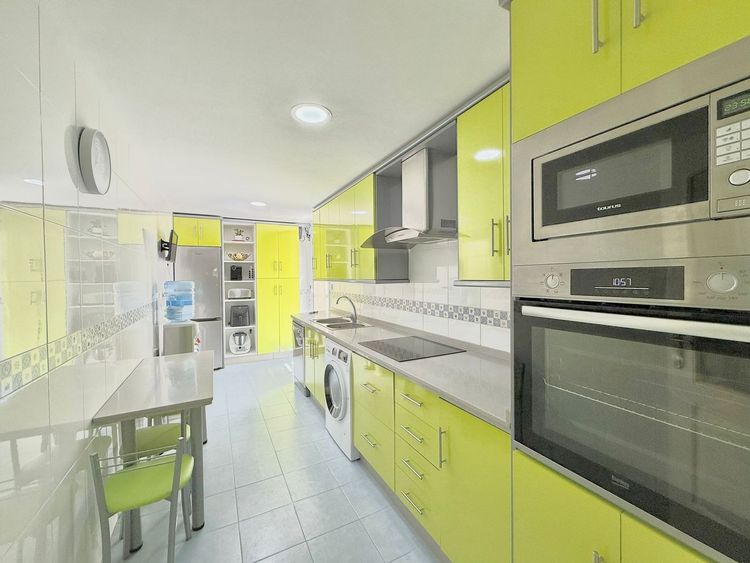 Apartment | Resale in Las Lagunas in Las Lagunas, Costa del Sol - Photo 3