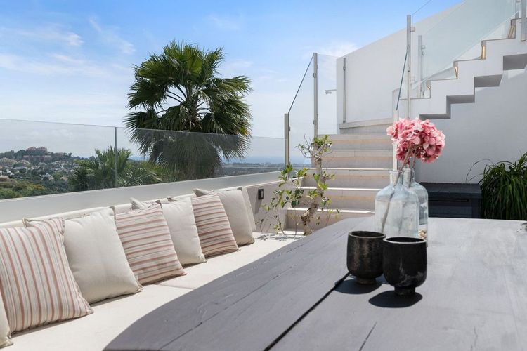 Penthouse | Resale in La Quinta in La Quinta, Costa del Sol - Photo 3