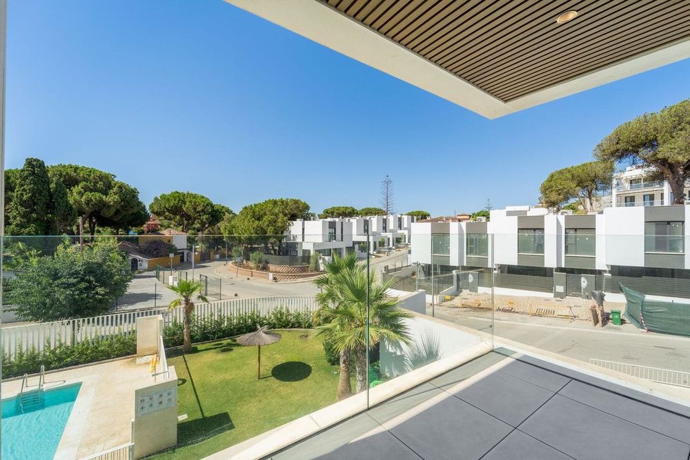 Apartment | Resale in Elviria in Elviria, Costa del Sol - Main property photo