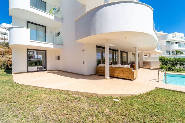 Apartment | Resale in Fuengirola in Fuengirola Others, Costa del Sol - Photo 3