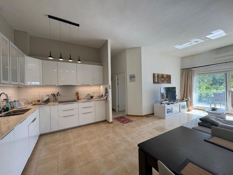 Apartment | Resale in Atalaya in Atalaya, Costa del Sol - Photo 4