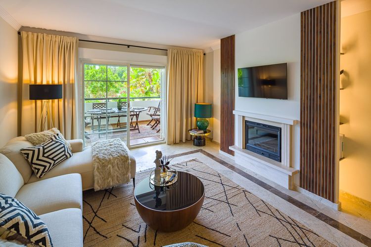 listing card gallery