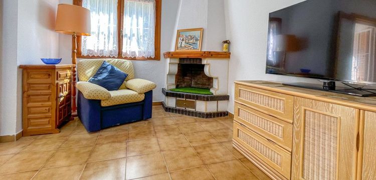 House | Resale in Playa Flamenca in Playa Flamenca, Costa Blanca - Photo 3