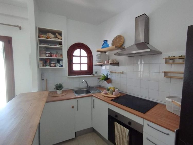 House | Resale in Estepona in Estepona, Costa del Sol - Photo 2