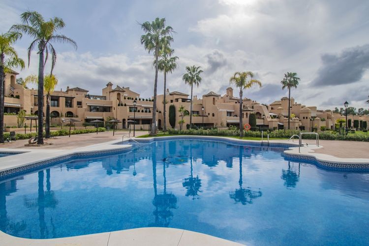 Apartment | Resale in Atalaya in Atalaya, Costa del Sol - Photo 5