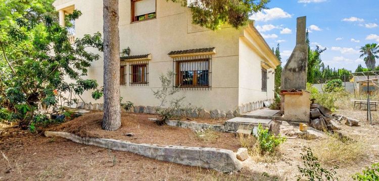 House | Resale in Torrevieja in Torrevieja, Costa Blanca - Photo 3