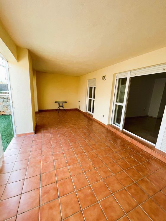 Apartment | Resale in La Duquesa in La Duquesa, Costa del Sol - Photo 2