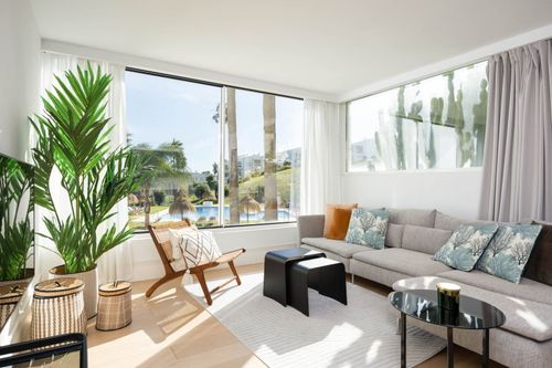 Apartment | Resale in Aloha — Aloha, Costa del Sol